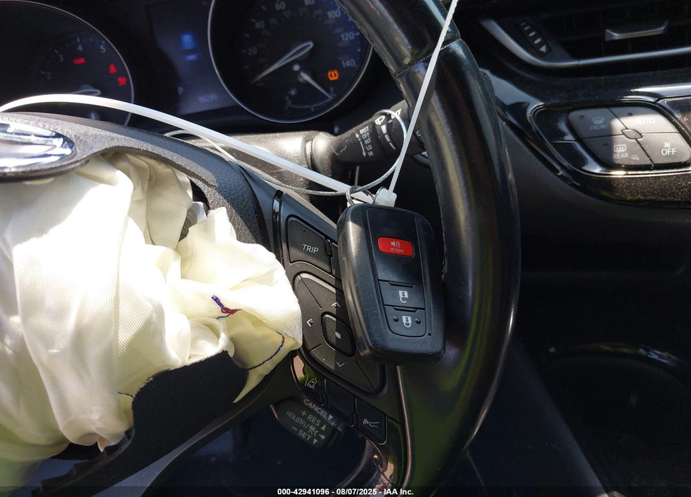 2019 TOYOTA C-HR VIN: JTNKHMBXXK1037939