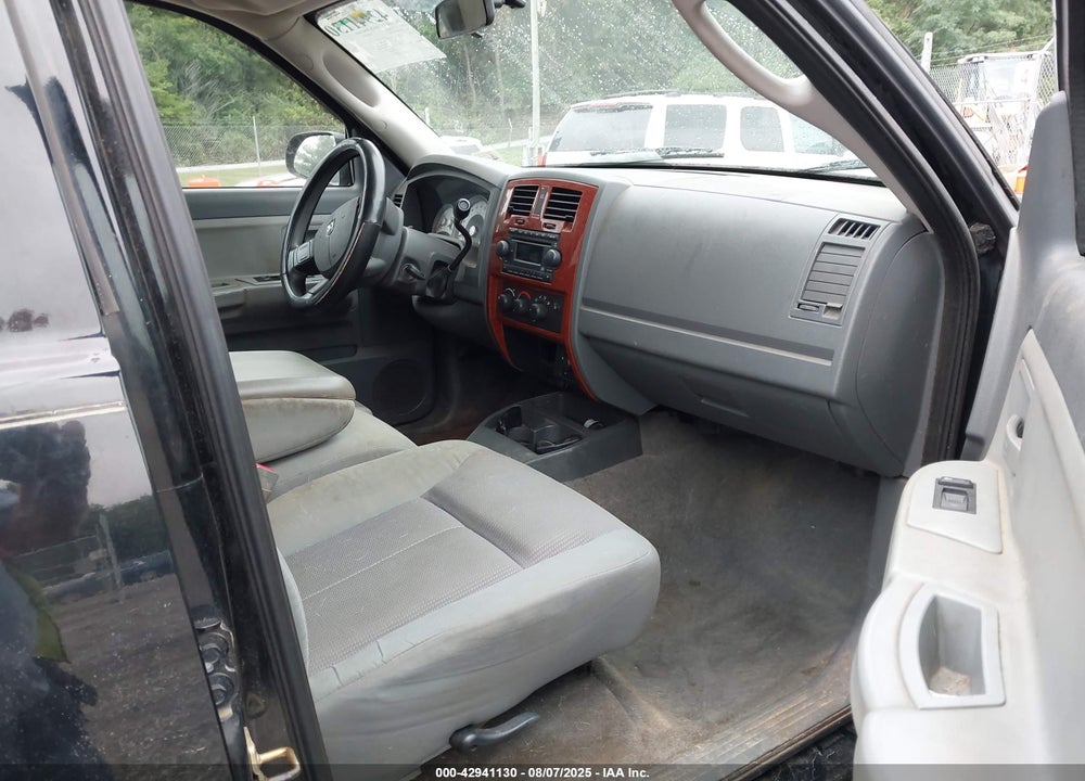 2005 DODGE DAKOTA SLT VIN: 1D7HW48N45S219893