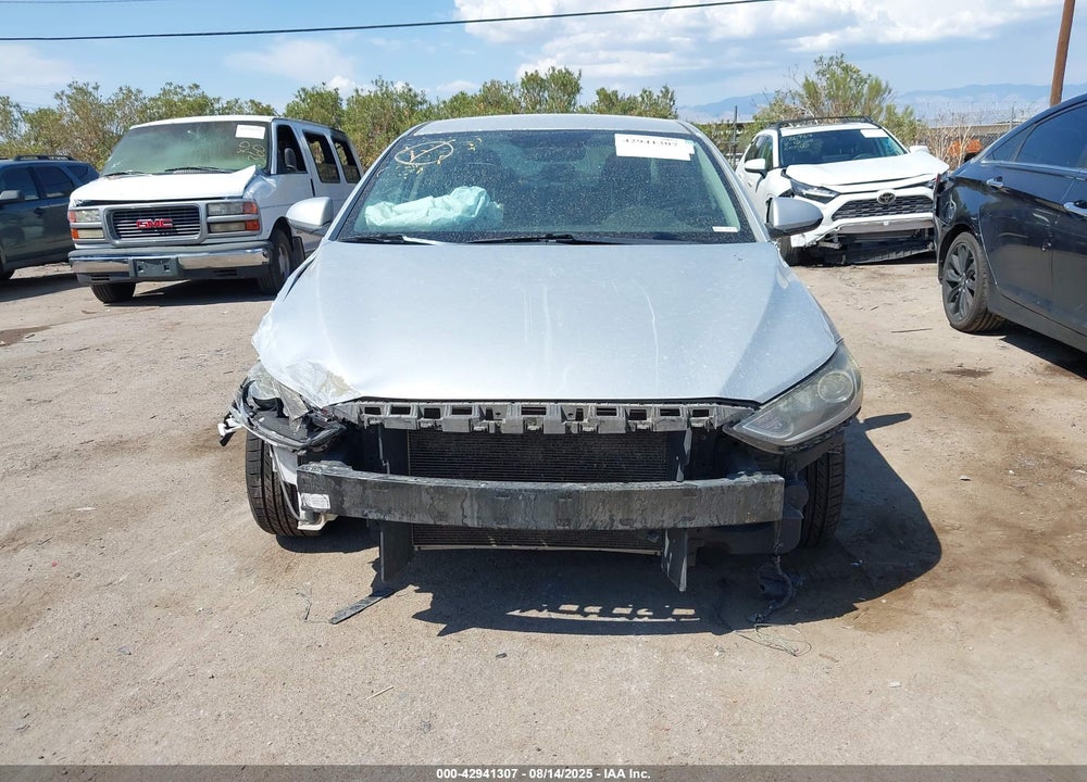 2018 HYUNDAI ELANTRA SEL VIN: 5NPD84LF6JH256052
