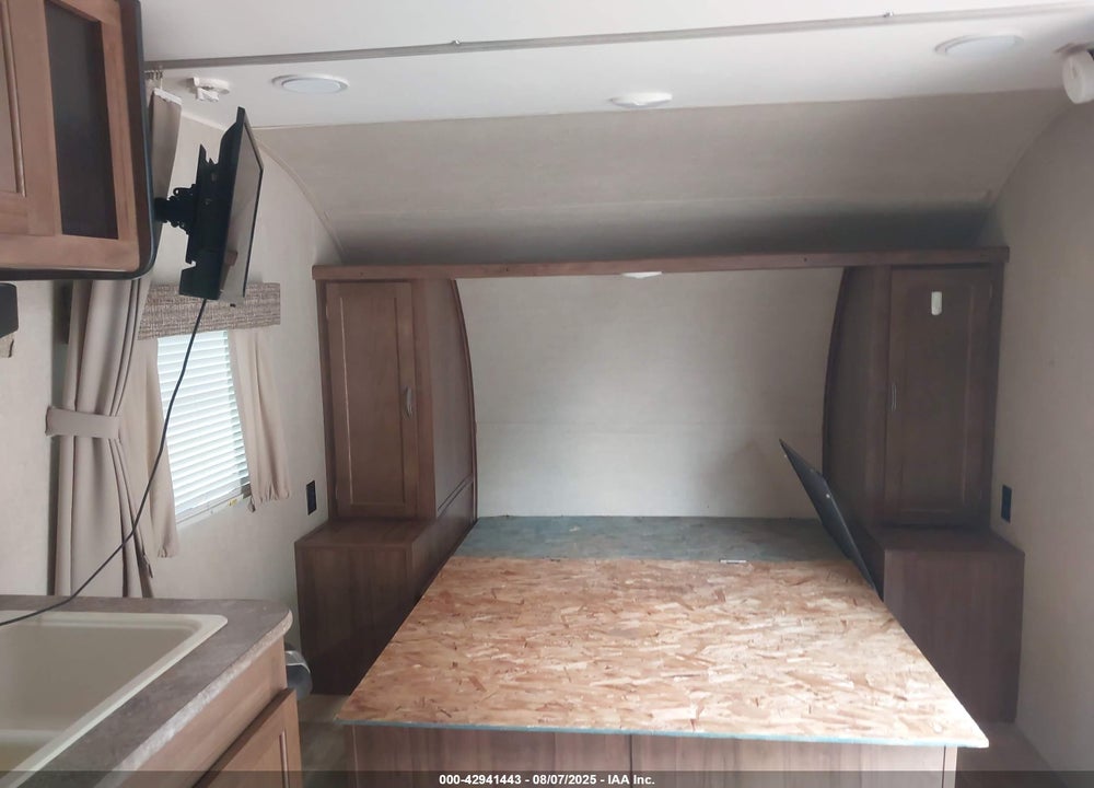 2018 GULFSTREAM 248BH VIN: 1NL1GTM21J1129075