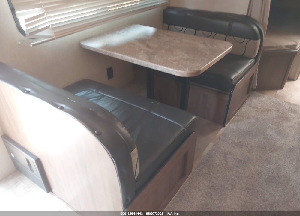 2018 GULFSTREAM 248BH VIN: 1NL1GTM21J1129075