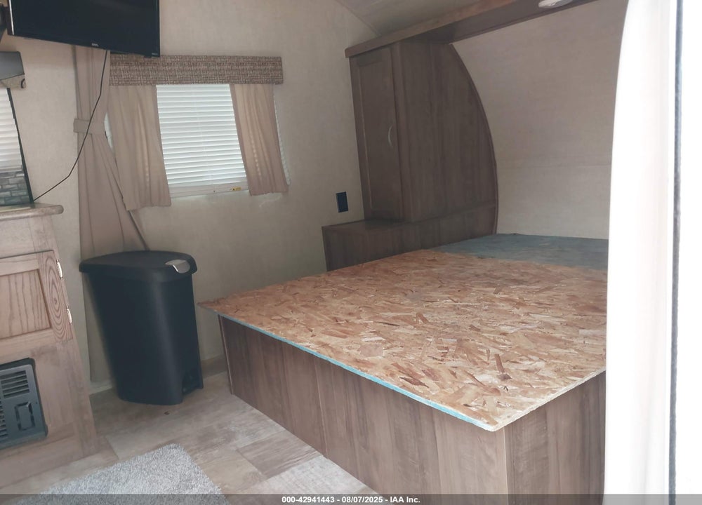 2018 GULFSTREAM 248BH VIN: 1NL1GTM21J1129075