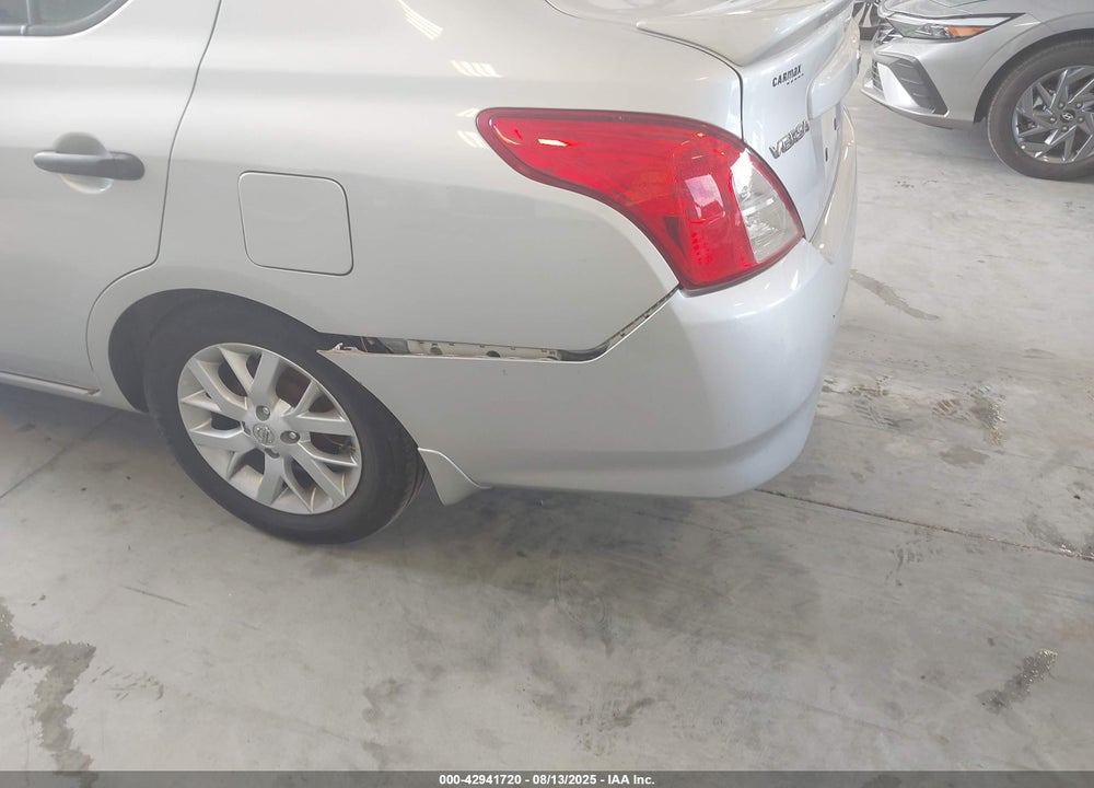 2018 NISSAN VERSA 1.6 S+ VIN: 3N1CN7AP5JL801694
