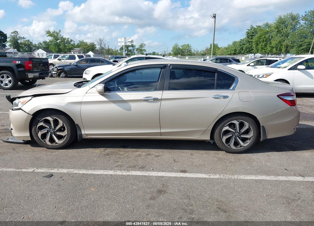 2017 HONDA ACCORD VIN: 1HGCR2F96HA008812