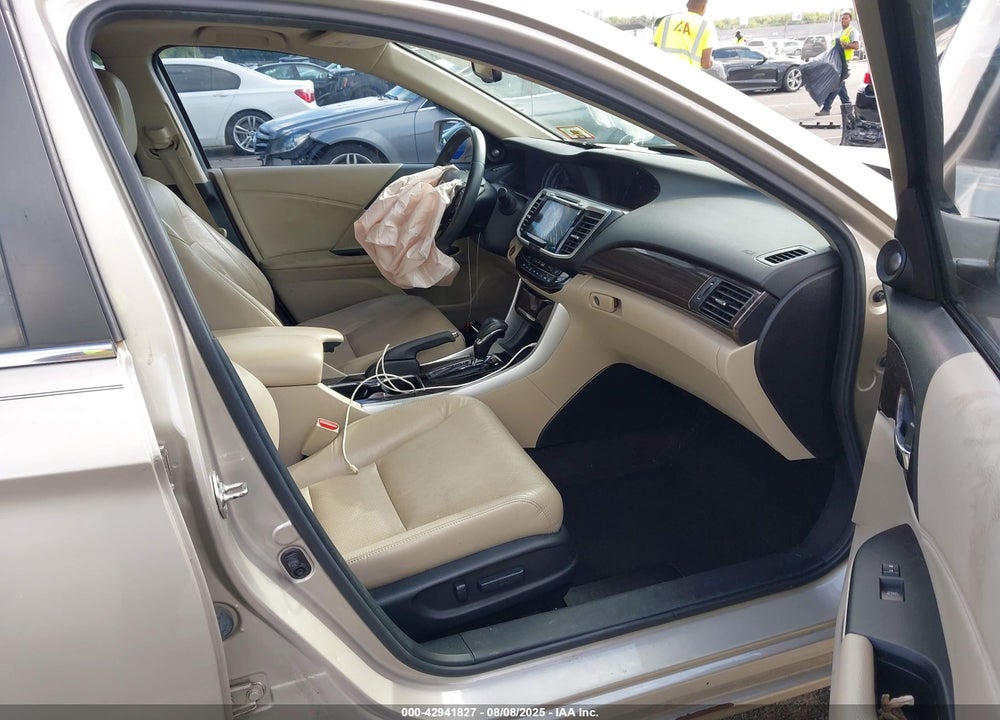 2017 HONDA ACCORD VIN: 1HGCR2F96HA008812