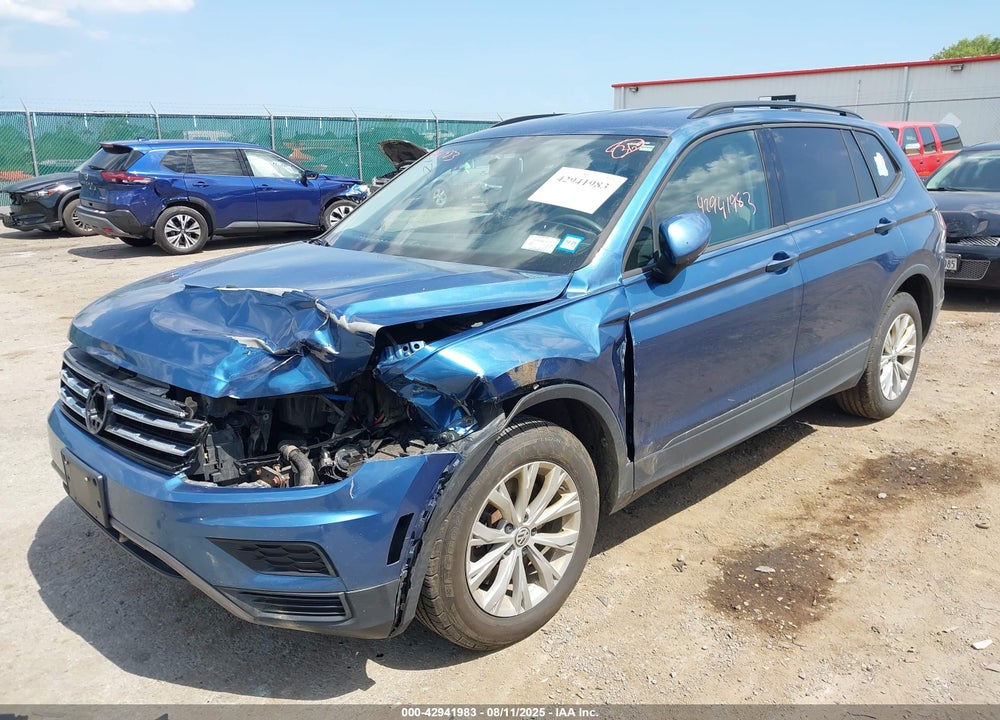 2018 VOLKSWAGEN TIGUAN VIN: 3VV0B7AX4JM087786