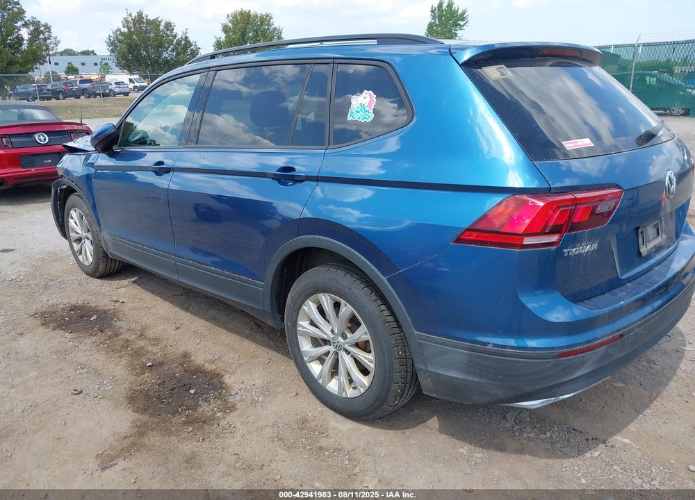2018 VOLKSWAGEN TIGUAN VIN: 3VV0B7AX4JM087786