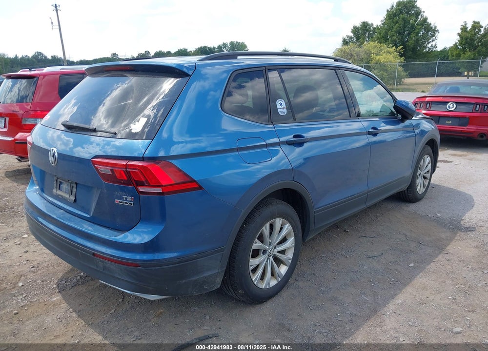 2018 VOLKSWAGEN TIGUAN VIN: 3VV0B7AX4JM087786