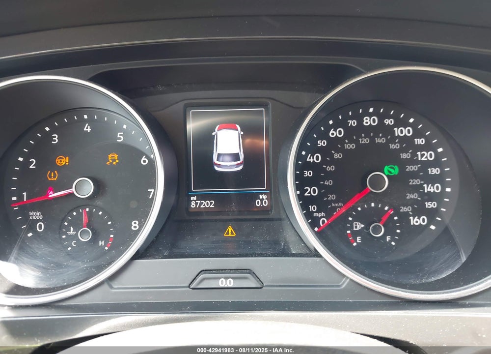 2018 VOLKSWAGEN TIGUAN VIN: 3VV0B7AX4JM087786