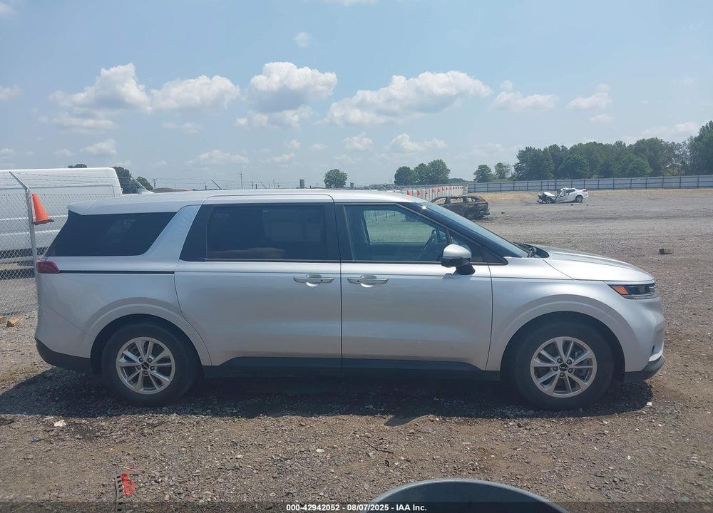2023 KIA CARNIVAL MPV LX SEAT PACKAGE VIN: KNDNB4H33P6255397