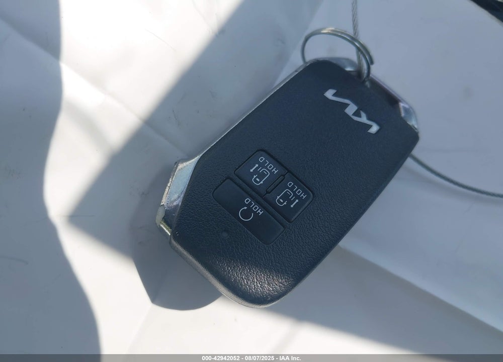 2023 KIA CARNIVAL MPV LX SEAT PACKAGE VIN: KNDNB4H33P6255397