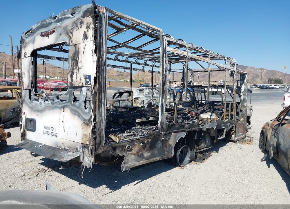 2007 FORD E-450 CUTAWAY VIN: 1FDXE45S17DB36881