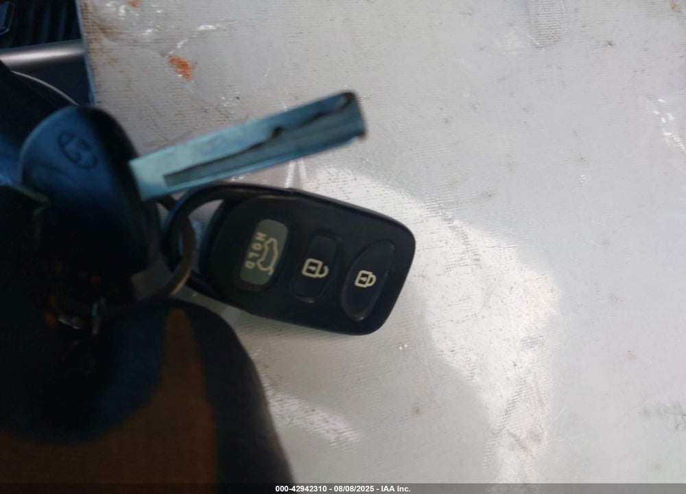 2017 HYUNDAI ELANTRA VIN: KMHD35LH4HU360914