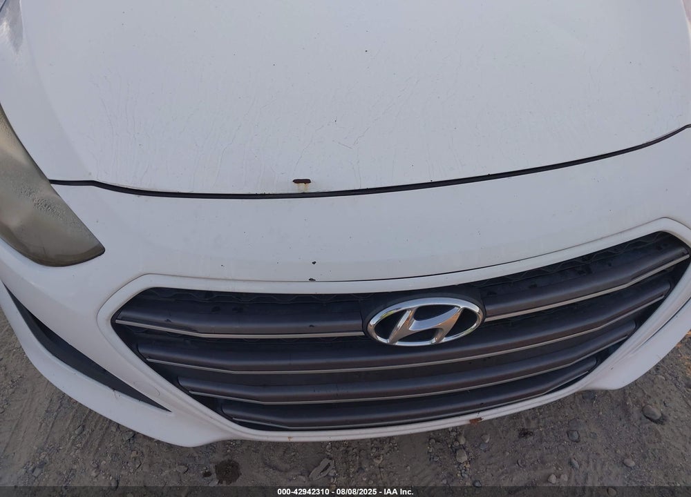 2017 HYUNDAI ELANTRA VIN: KMHD35LH4HU360914