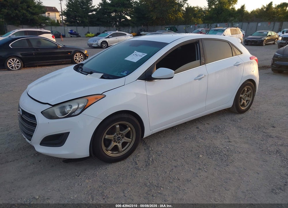 2017 HYUNDAI ELANTRA VIN: KMHD35LH4HU360914