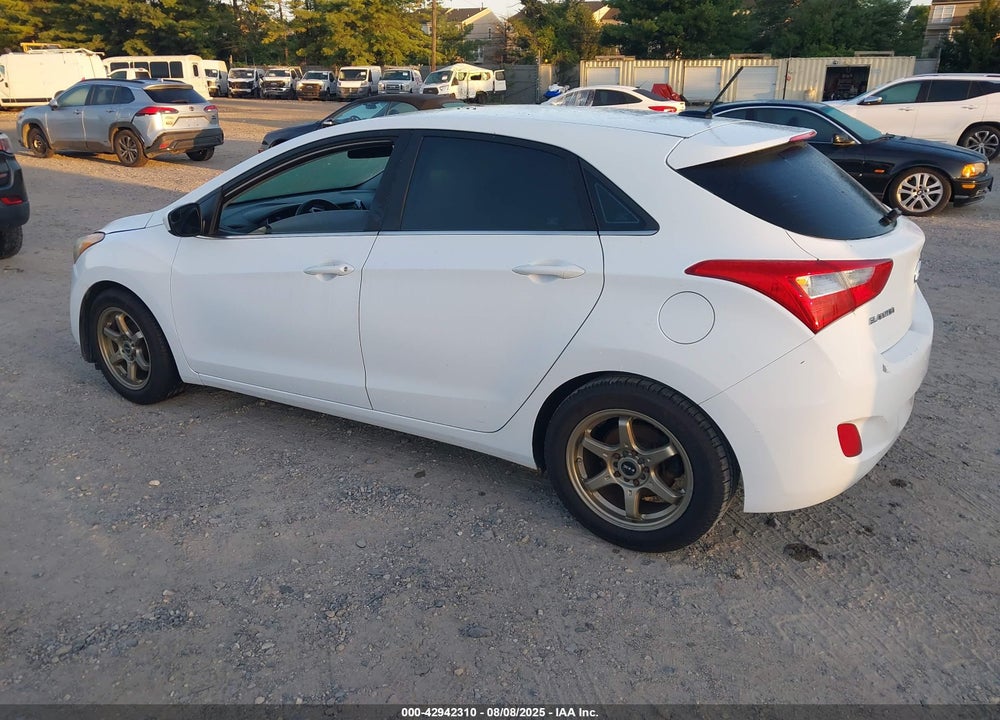2017 HYUNDAI ELANTRA VIN: KMHD35LH4HU360914