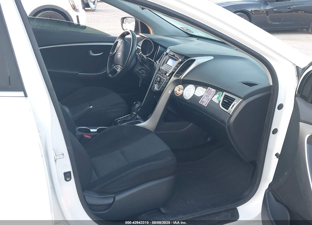 2017 HYUNDAI ELANTRA VIN: KMHD35LH4HU360914