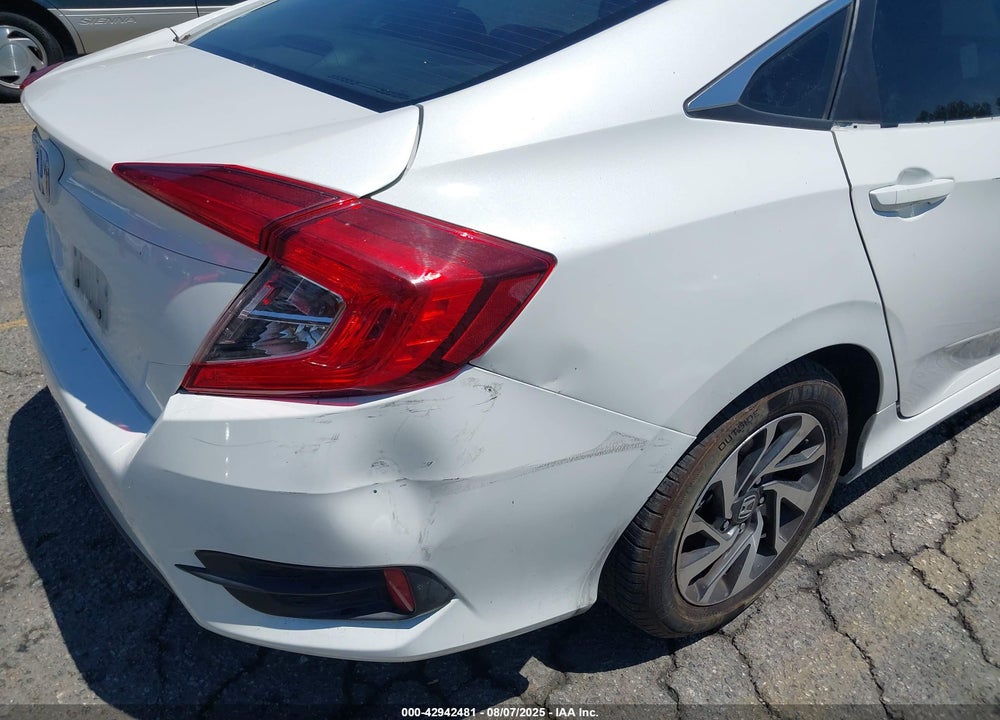2017 HONDA CIVIC VIN: 19XFC2F74HE003892