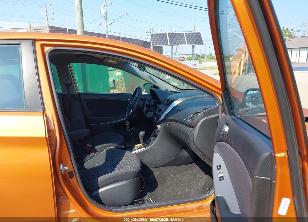 2017 HYUNDAI ACCENT VIN: KMHCT5AE2HU324305