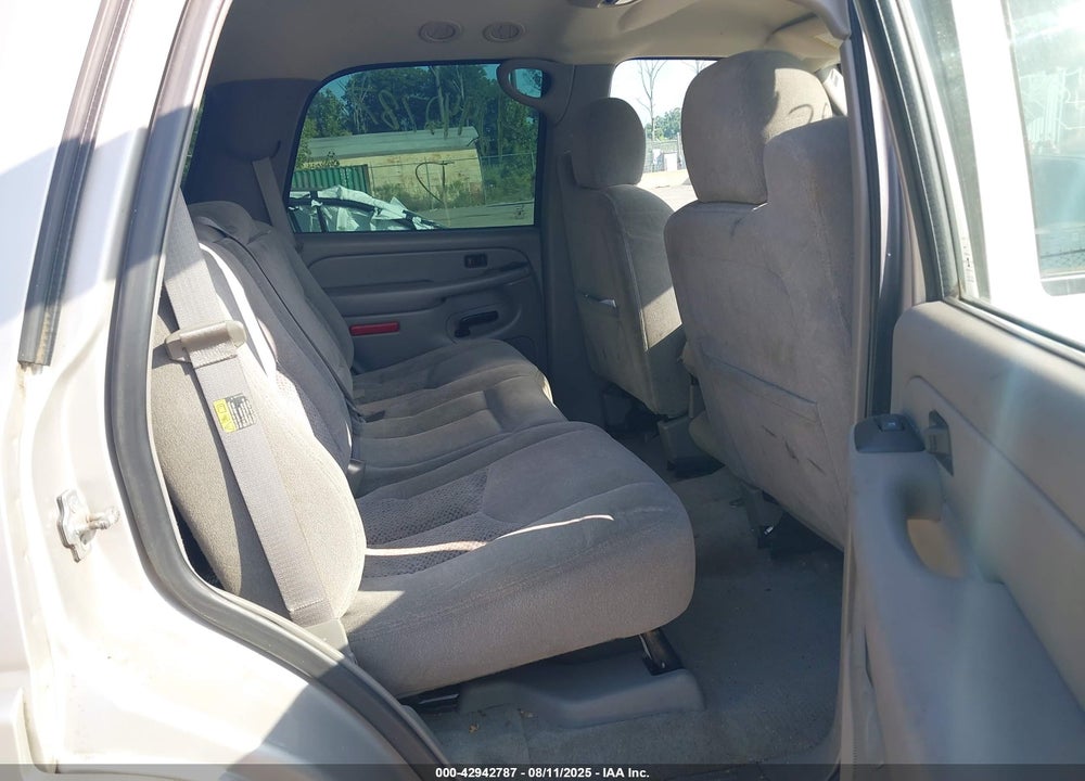 2004 CHEVROLET TAHOE LS VIN: 1GNEK13Z44R258157