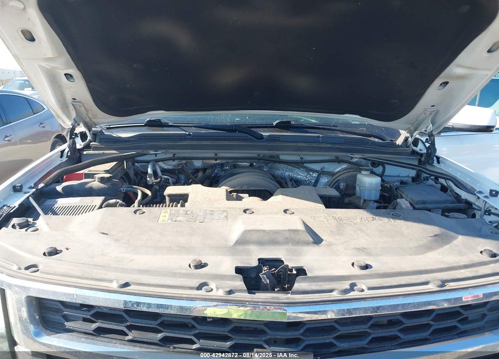 2018 CHEVROLET SUBURBAN VIN: 1GNSKGKC1JR137052