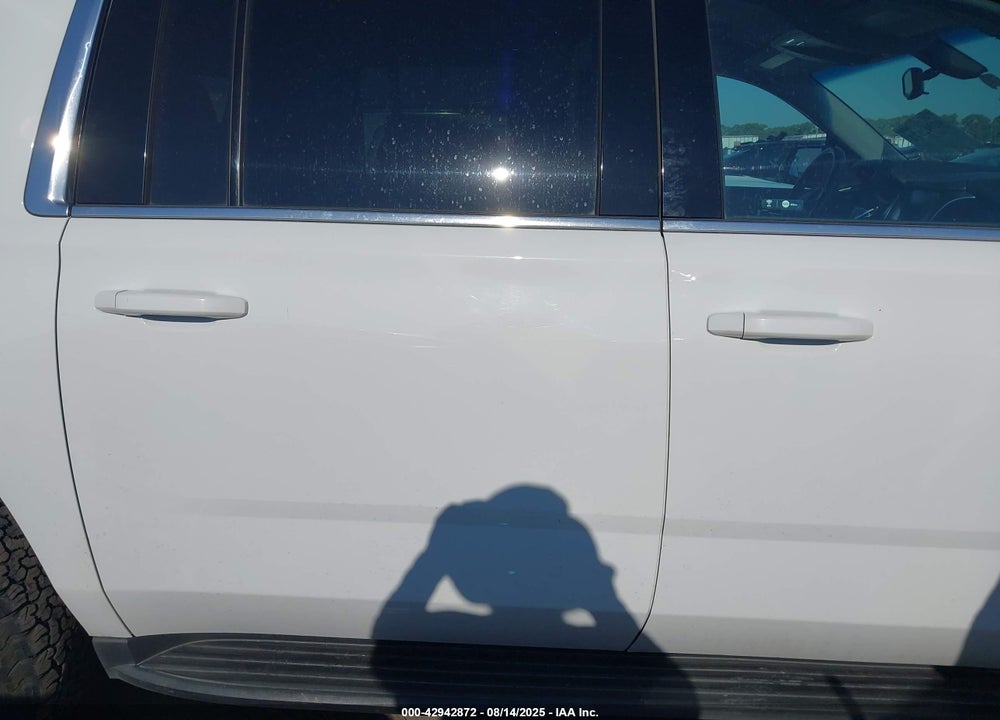 2018 CHEVROLET SUBURBAN VIN: 1GNSKGKC1JR137052
