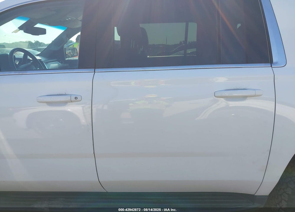 2018 CHEVROLET SUBURBAN VIN: 1GNSKGKC1JR137052