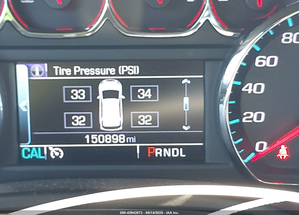 2018 CHEVROLET SUBURBAN VIN: 1GNSKGKC1JR137052