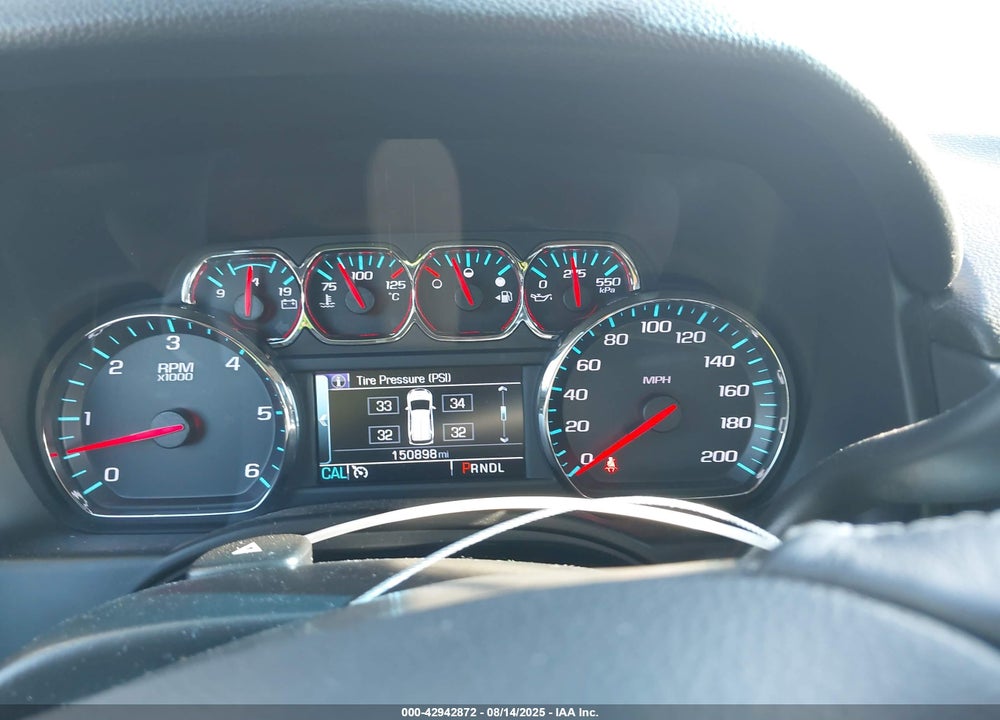 2018 CHEVROLET SUBURBAN VIN: 1GNSKGKC1JR137052