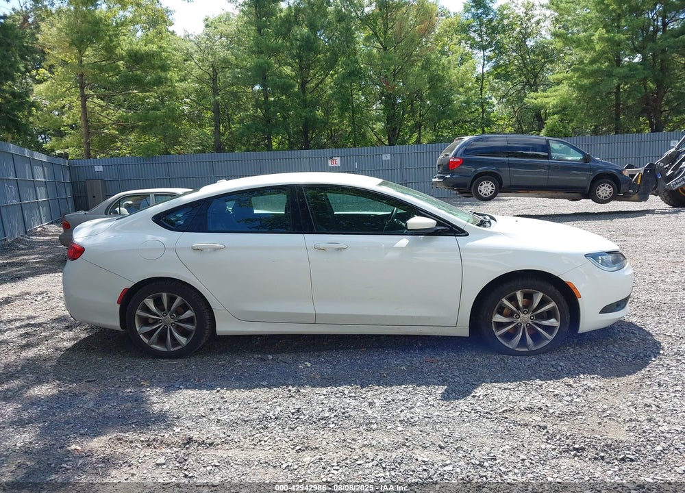 2016 CHRYSLER 200 S VIN: 1C3CCCBB4GN117618