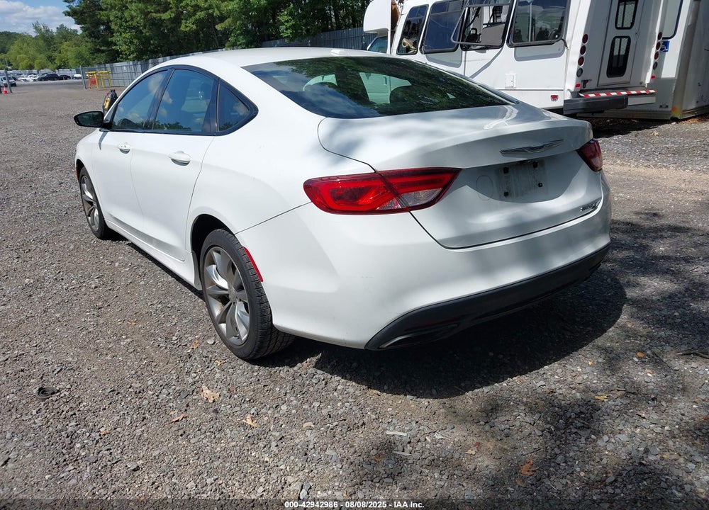 2016 CHRYSLER 200 S VIN: 1C3CCCBB4GN117618