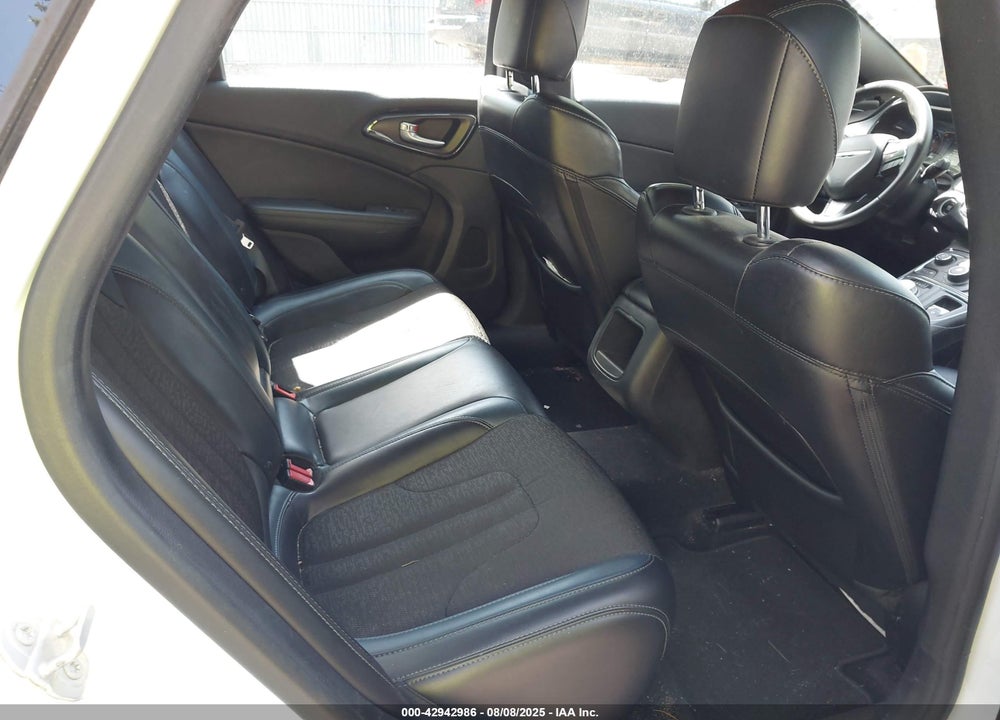 2016 CHRYSLER 200 S VIN: 1C3CCCBB4GN117618