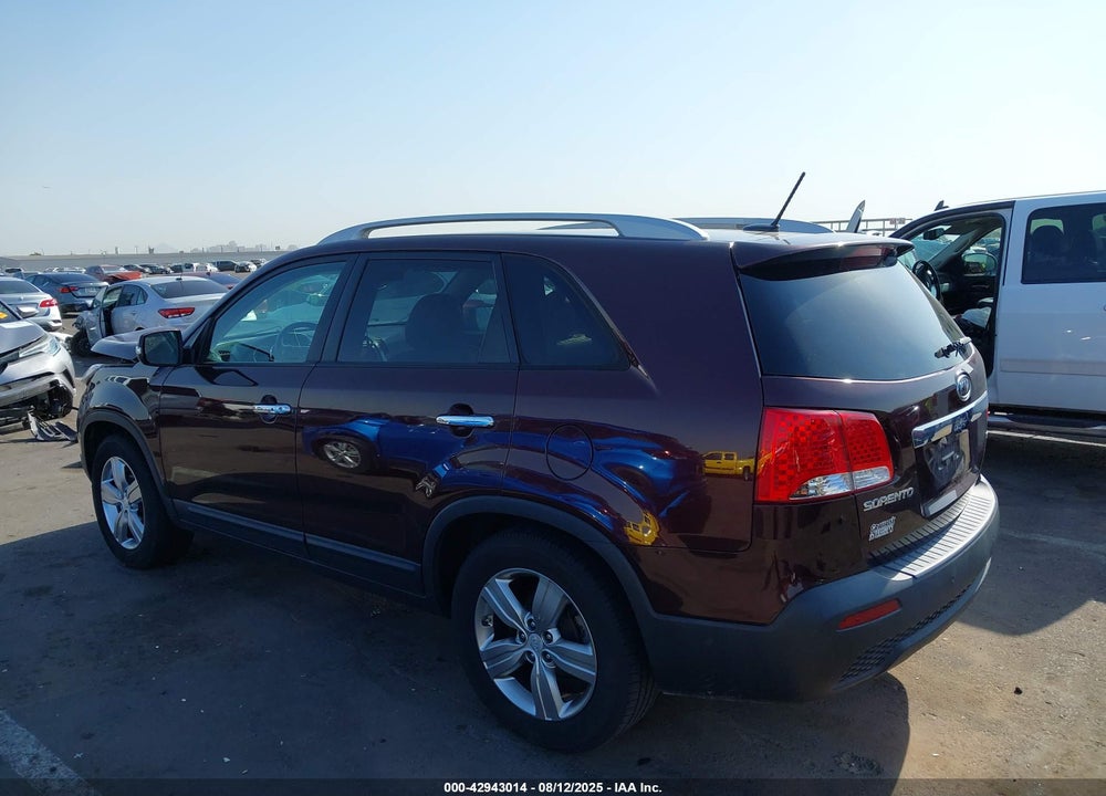 2013 KIA SORENTO VIN: 5XYKU4A23DG342241