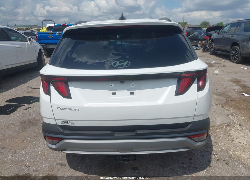 2025 HYUNDAI TUCSON VIN: 3KMJB3DE7SE012109
