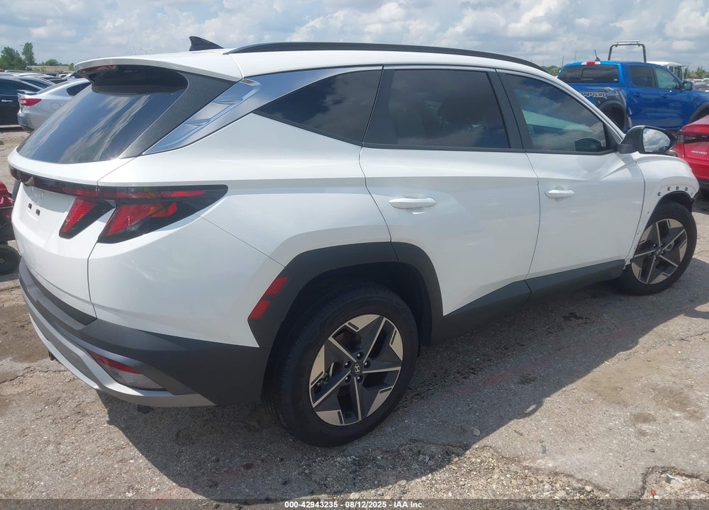 2025 HYUNDAI TUCSON VIN: 3KMJB3DE7SE012109