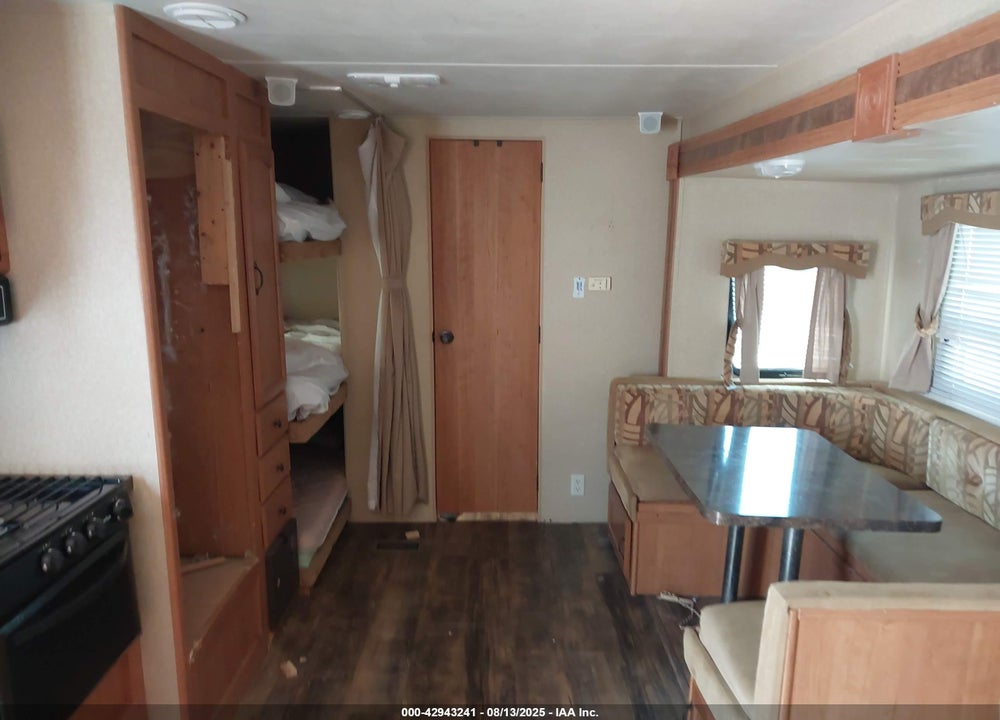 2011 FOREST RIVER SALEM 26TBUD VIN: 4X4TSMB21BA301428
