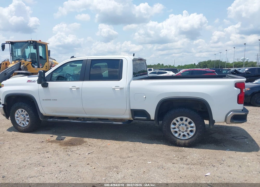 2022 CHEVROLET SILVERADO 2500HD 4WD STANDARD BED LT VIN: 1GC4YNEY1NF106788