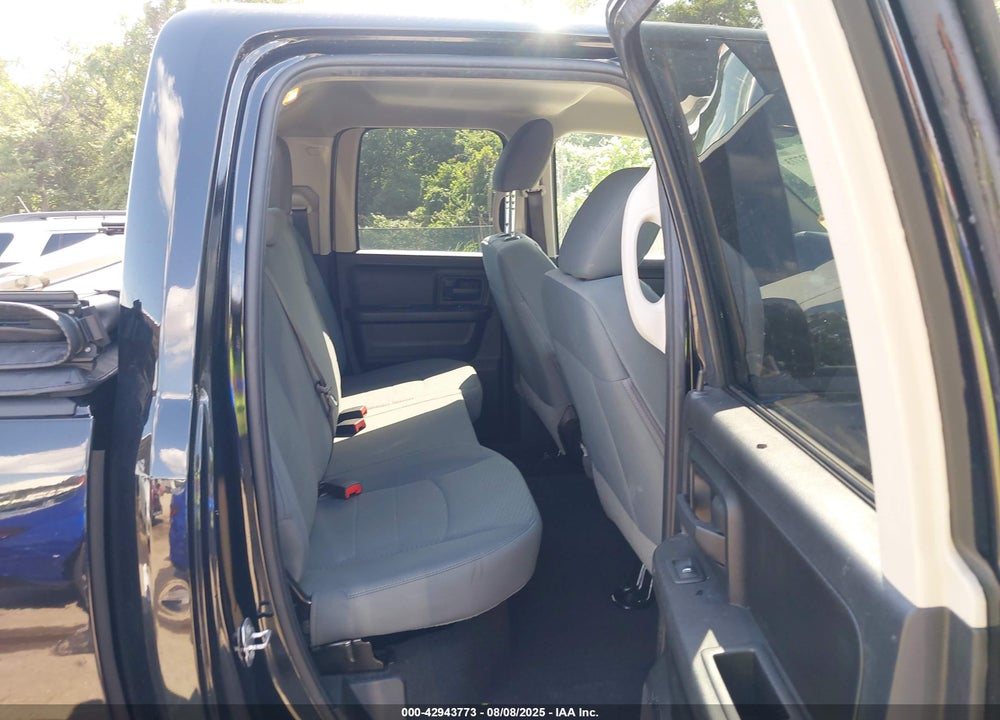 2019 RAM 1500 CLASSIC TRADESMAN 4X4 6'4 BOX VIN: 1C6RR7FT3KS744066