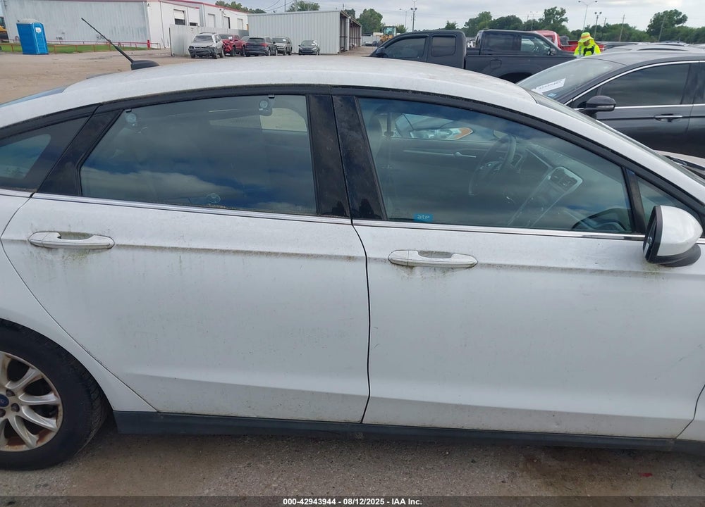 2015 FORD FUSION VIN: 3FA6P0G70FR231150