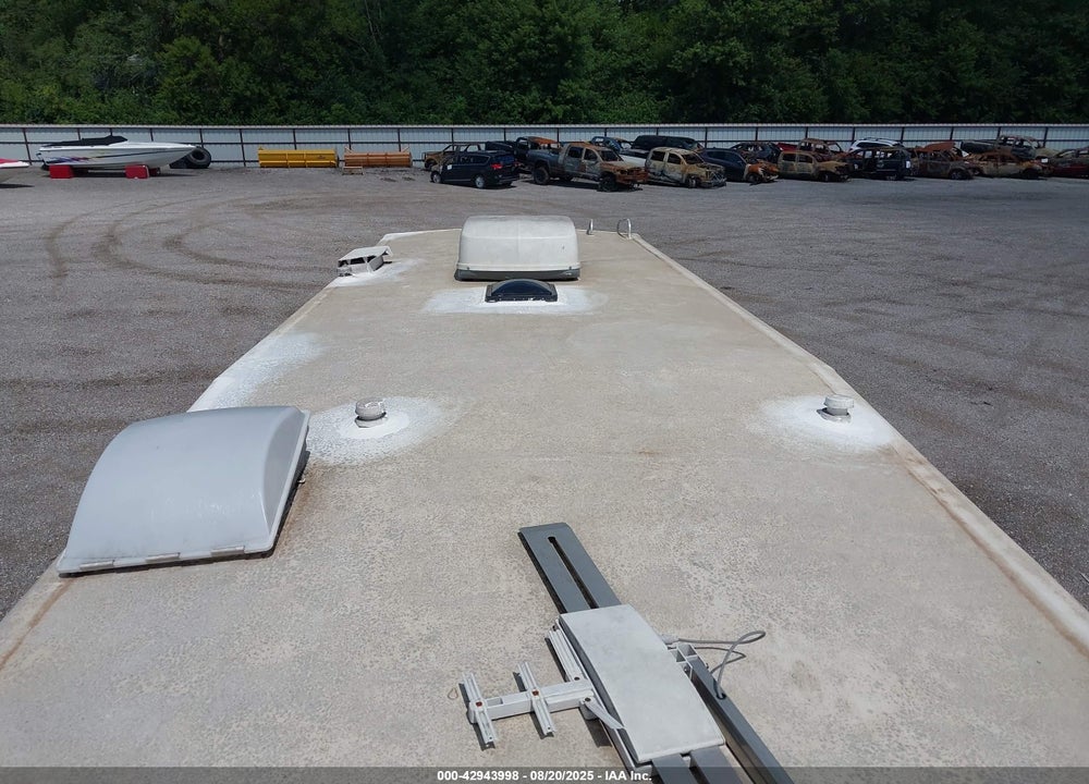 2005 FOREST RIVER CARDINAL 31LE VIN: 4X4FCAG265G084106