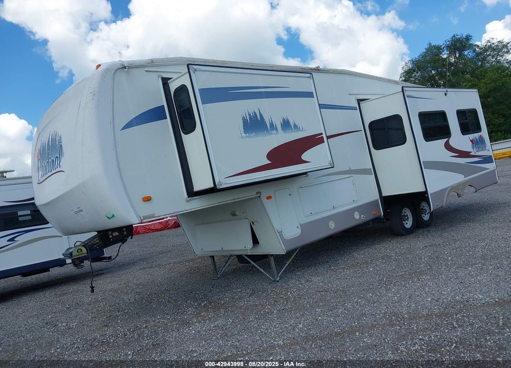 2005 FOREST RIVER CARDINAL 31LE VIN: 4X4FCAG265G084106