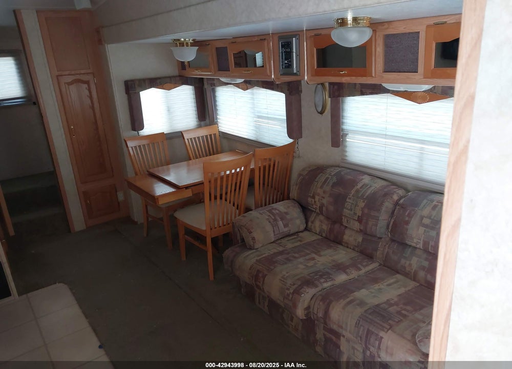 2005 FOREST RIVER CARDINAL 31LE VIN: 4X4FCAG265G084106