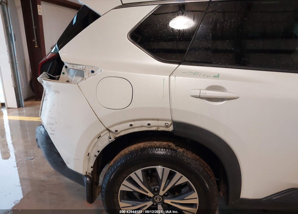 2021 NISSAN ROGUE SV FWD VIN: 5N1AT3BA5MC672042