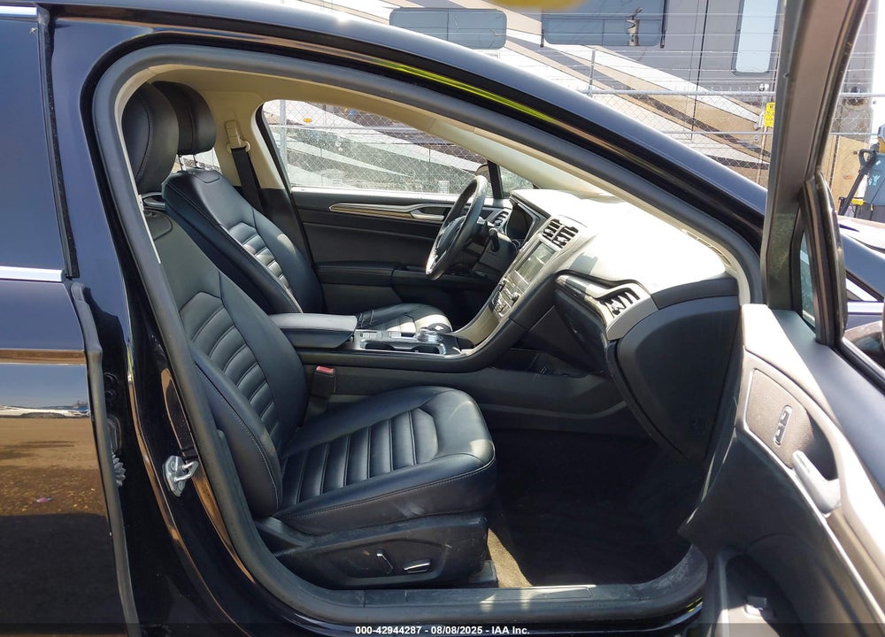 2019 FORD FUSION VIN: 3FA6P0CD1KR109452