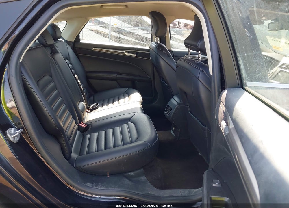 2019 FORD FUSION VIN: 3FA6P0CD1KR109452
