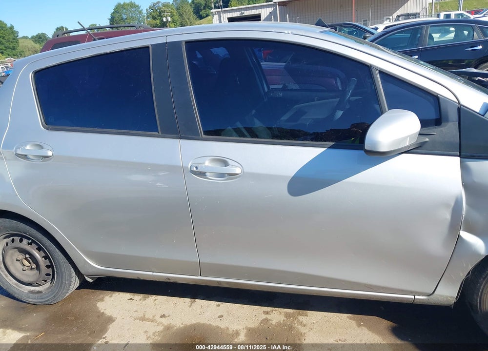 2017 TOYOTA YARIS VIN: VNKKTUD38HA074890