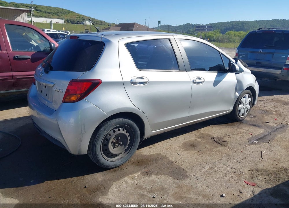 2017 TOYOTA YARIS VIN: VNKKTUD38HA074890