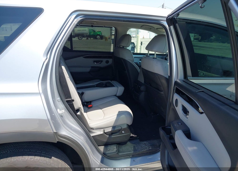 2024 HONDA PILOT VIN: 5FNYG1H45RB034266
