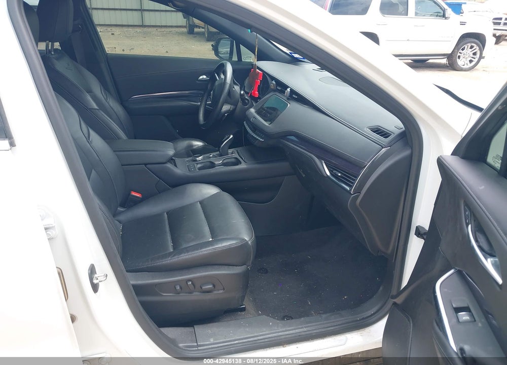 2023 CADILLAC XT4 VIN: 1GYAZAR40PF105628
