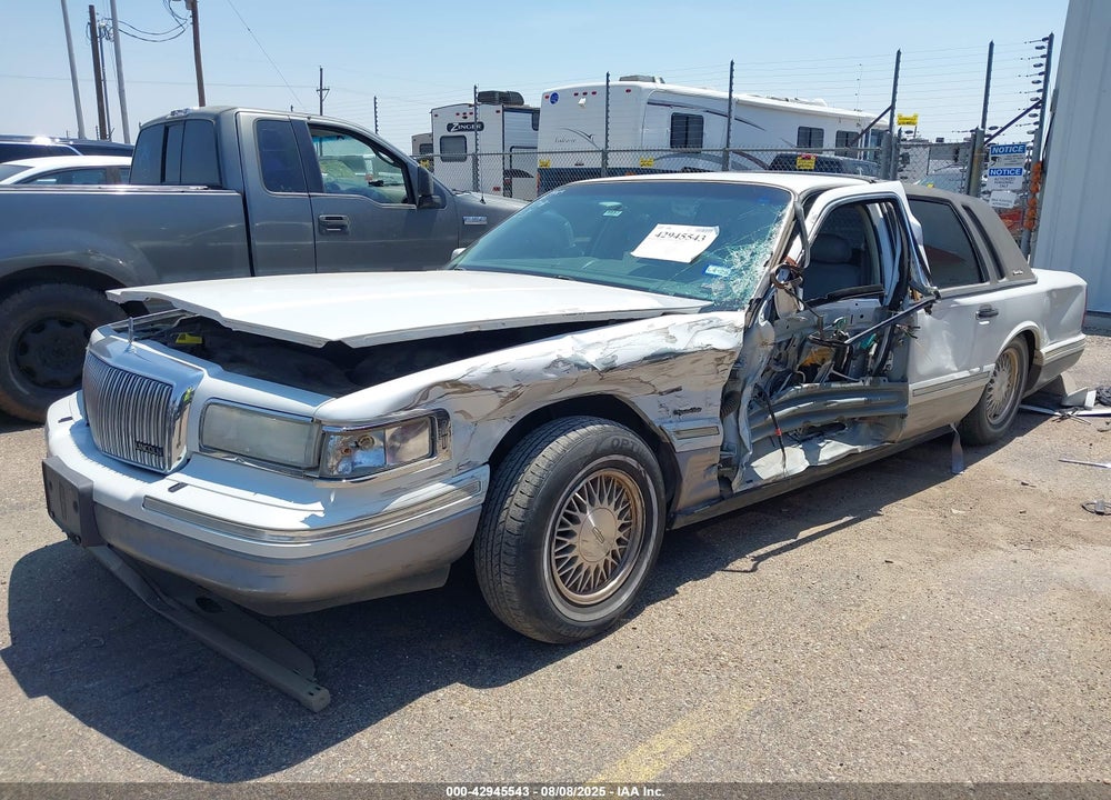 1997 LINCOLN TOWN CAR SIGNATURE VIN: 1LNLM82W7VY735175